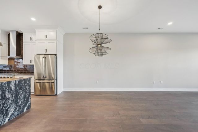 2256 Quarry Trails Drive, Columbus, OH 43228