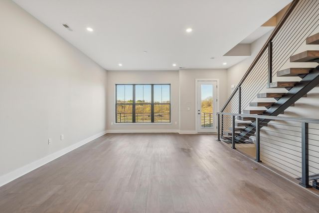 2256 Quarry Trails Drive, Columbus, OH 43228