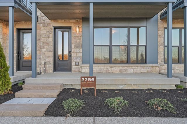 2256 Quarry Trails Drive, Columbus, OH 43228