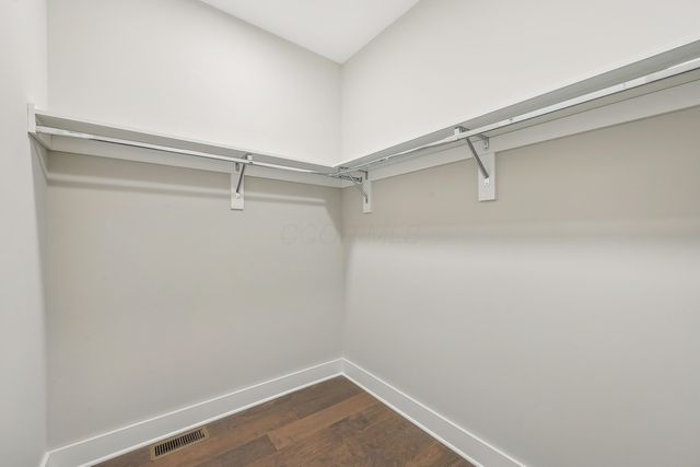 2256 Quarry Trails Drive, Columbus, OH 43228