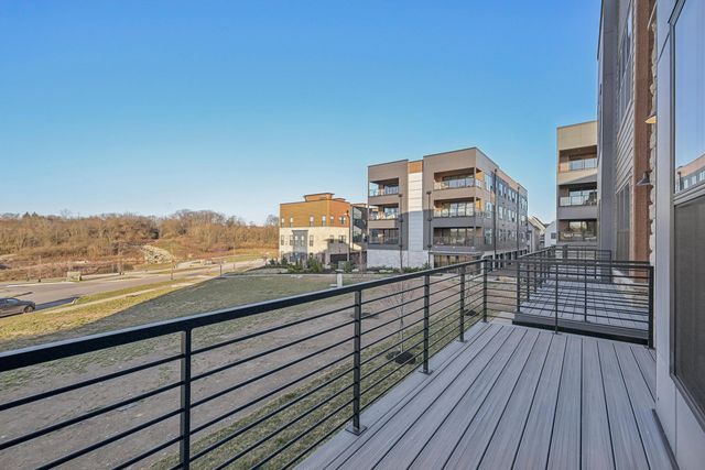 2256 Quarry Trails Drive, Columbus, OH 43228