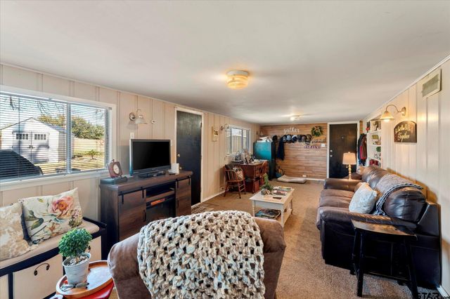 1702 W 1st, Mt Pleasant, TX 75455