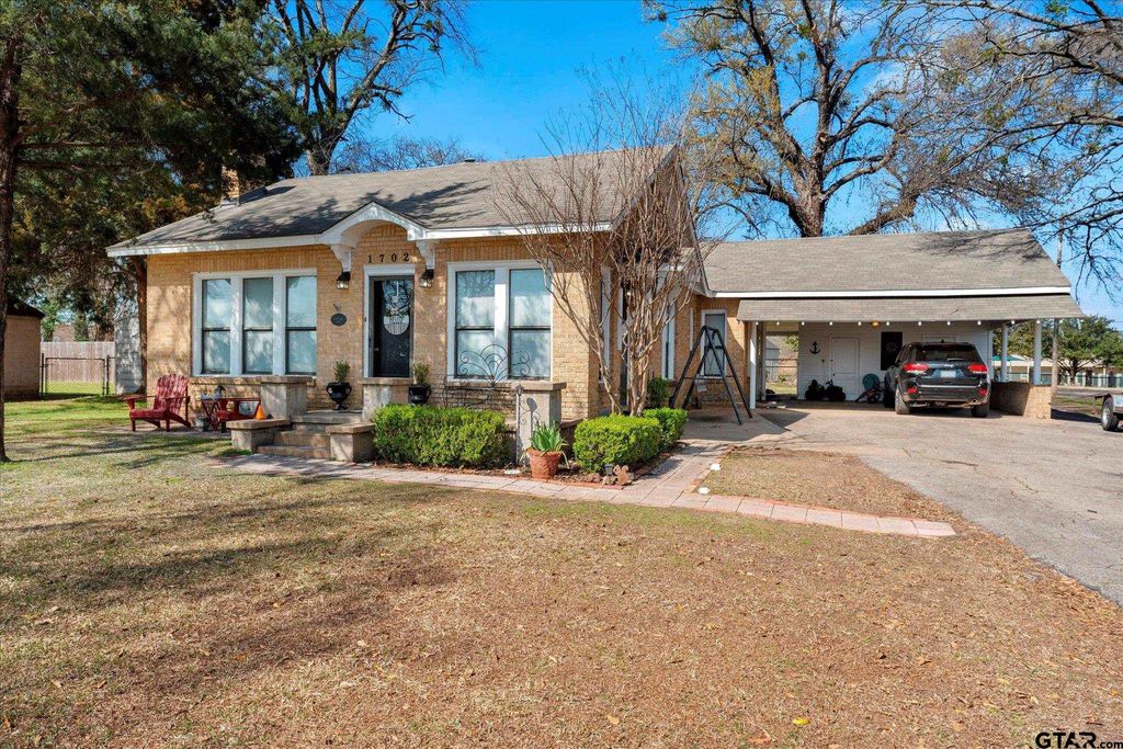1702 W 1st, Mt Pleasant, TX 75455