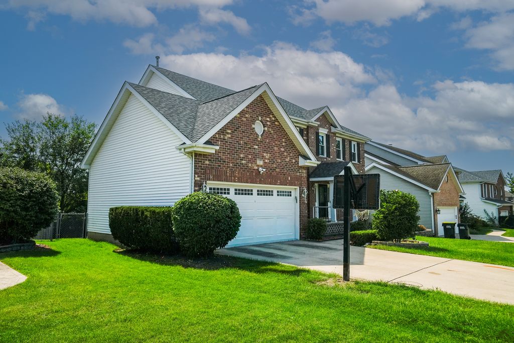 17 Chapel Hill Court, Westmont, IL 60559 — photo 3