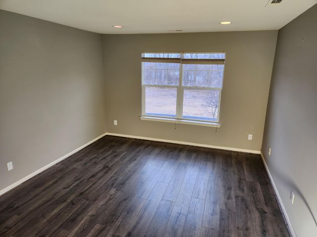 9621 Lakeside Drive, Ypsilanti, MI 48197