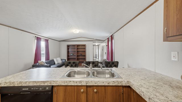 453 E Zipp Rd, New Braunfels, TX 78130