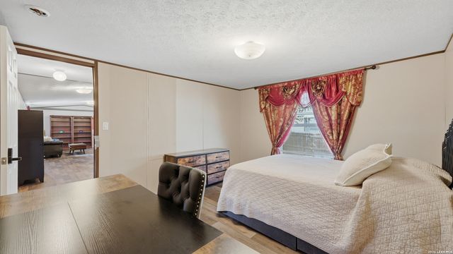 453 E Zipp Rd, New Braunfels, TX 78130