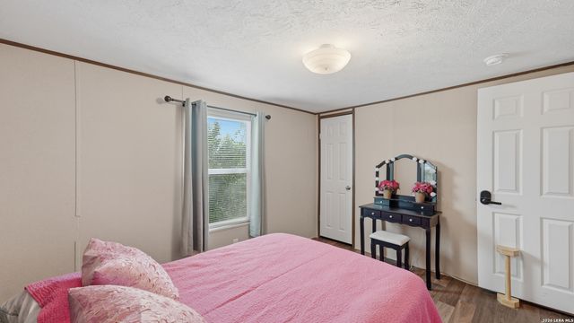 453 E Zipp Rd, New Braunfels, TX 78130