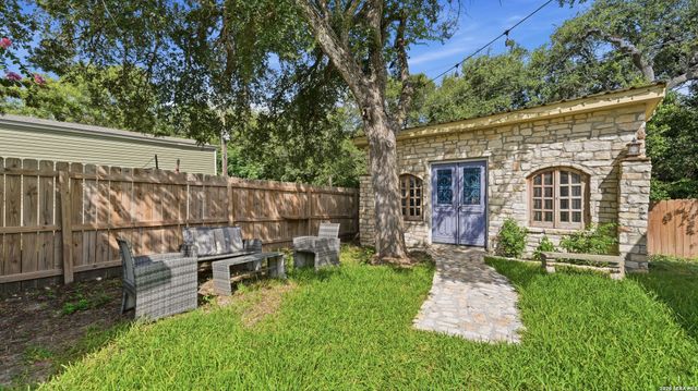 453 E Zipp Rd, New Braunfels, TX 78130