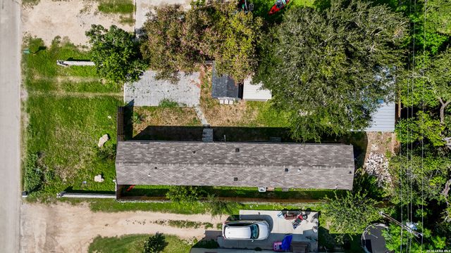 453 E Zipp Rd, New Braunfels, TX 78130
