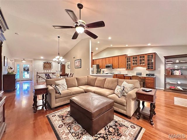 439 Bandmour Place, O'fallon, IL 62269