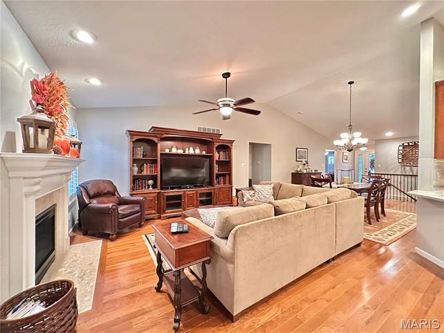 439 Bandmour Place, O'fallon, IL 62269