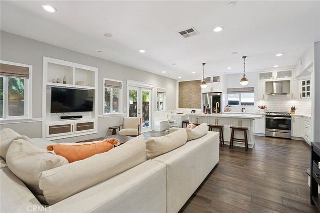 5179 Knollwood Way, Woodland Hills, CA 91364