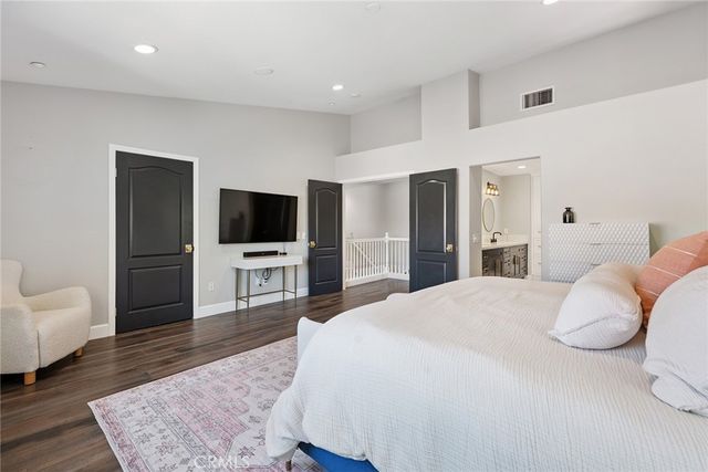 5179 Knollwood Way, Woodland Hills, CA 91364