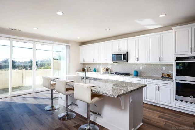 1245 Palomar Cir, Escondido, CA 92027