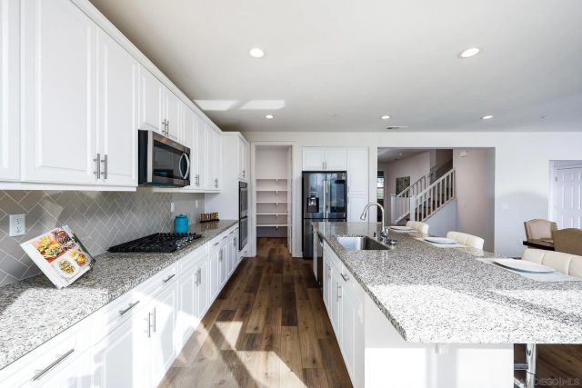 1245 Palomar Cir, Escondido, CA 92027