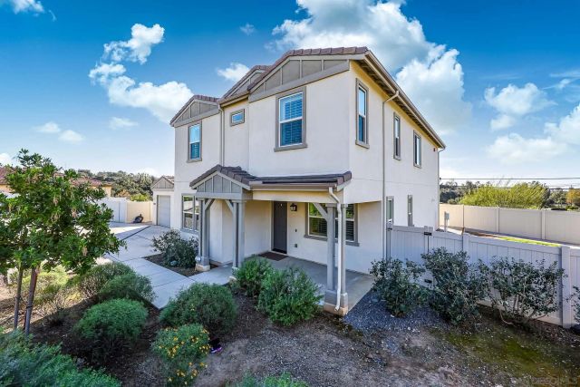 1245 Palomar Cir, Escondido, CA 92027