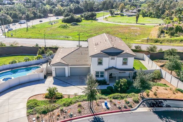 1245 Palomar Cir, Escondido, CA 92027