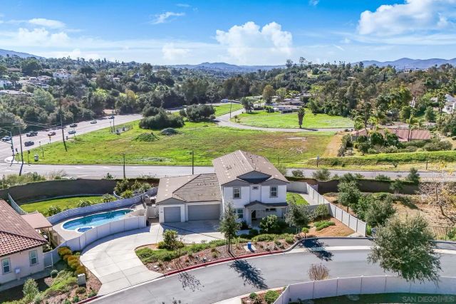 1245 Palomar Cir, Escondido, CA 92027