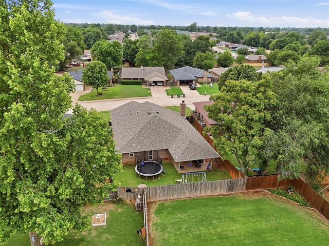 1840 Greenway Avenue, Yukon, OK 73099