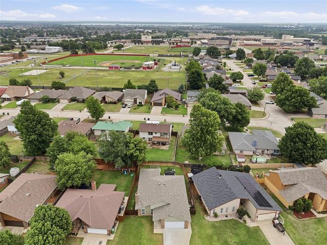 1840 Greenway Avenue, Yukon, OK 73099
