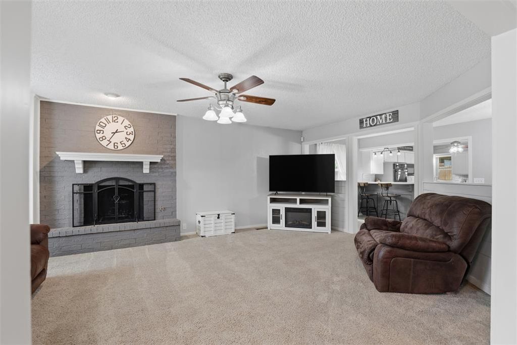 Image 4 of property listing at 1840 Greenway Avenue, Yukon, OK 73099