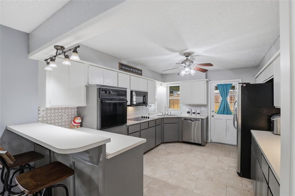 Image 7 of property listing at 1840 Greenway Avenue, Yukon, OK 73099