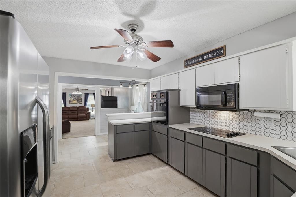 Image 9 of property listing at 1840 Greenway Avenue, Yukon, OK 73099