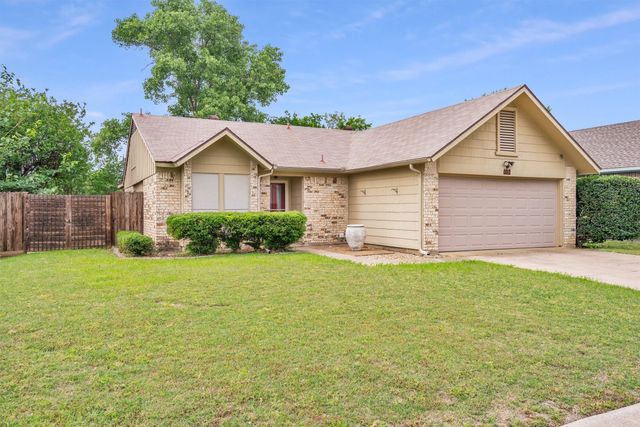 5928 Chisholm Trail, Haltom City, TX 76148