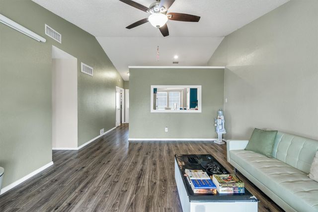 5928 Chisholm Trail, Haltom City, TX 76148