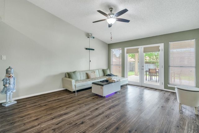 5928 Chisholm Trail, Haltom City, TX 76148
