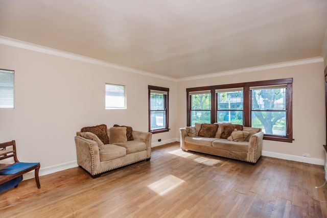 904 HAYES Avenue, Oak Park, IL 60302