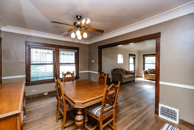 904 HAYES Avenue, Oak Park, IL 60302