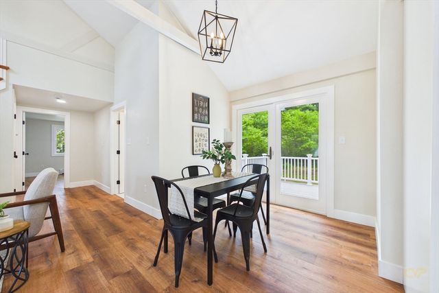 22 Randall Rd, Mattapoisett, MA 02739