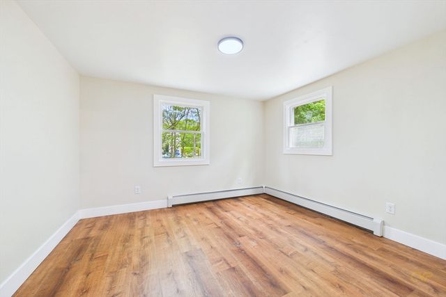 22 Randall Rd, Mattapoisett, MA 02739