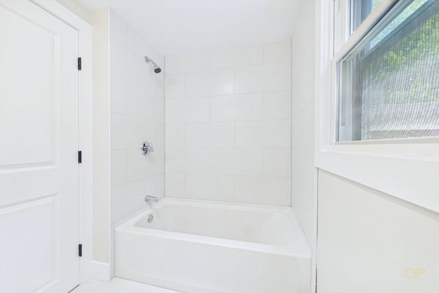 22 Randall Rd, Mattapoisett, MA 02739