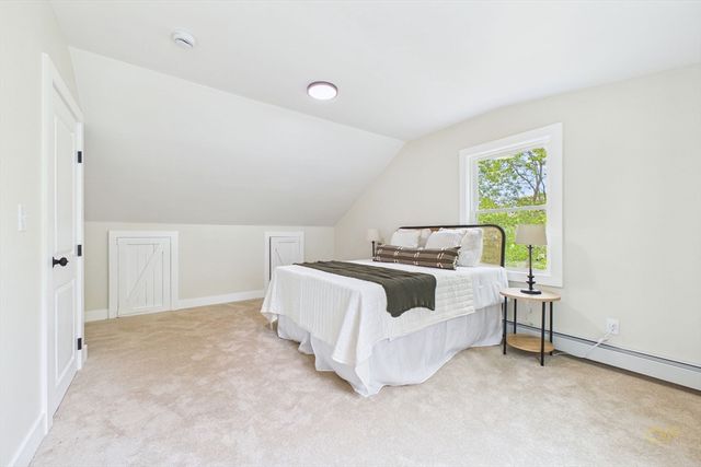 22 Randall Rd, Mattapoisett, MA 02739