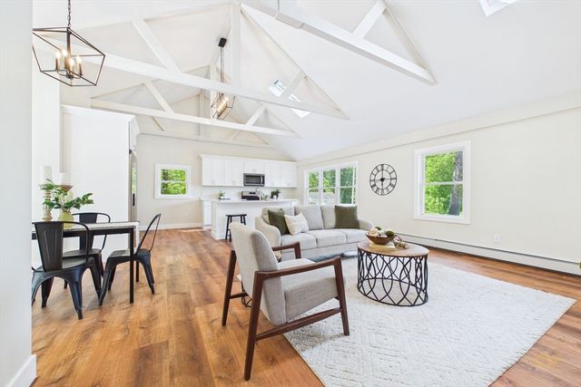 22 Randall Rd, Mattapoisett, MA 02739