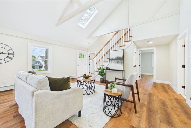 22 Randall Rd, Mattapoisett, MA 02739