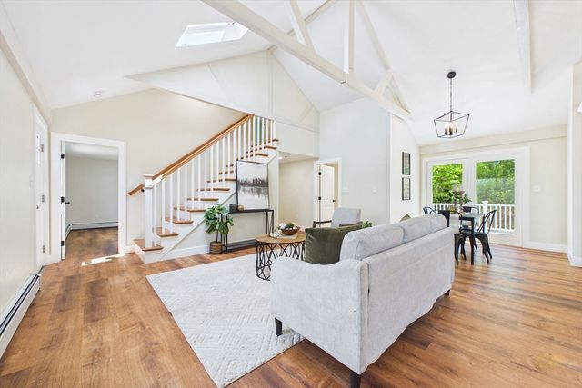 22 Randall Rd, Mattapoisett, MA 02739