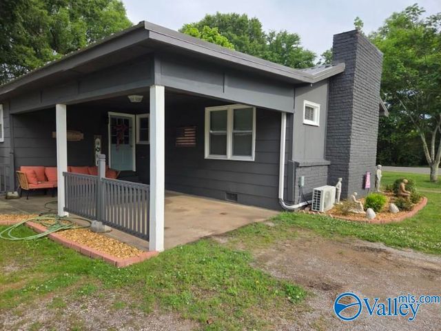 207 Piney Grove Street, Falkville, AL 35622