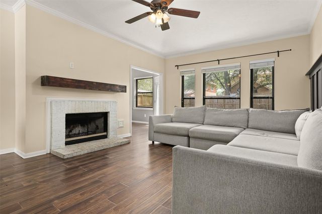 1119 Chesterwood Drive, Pearland, TX 77581
