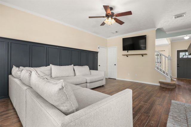 1119 Chesterwood Drive, Pearland, TX 77581