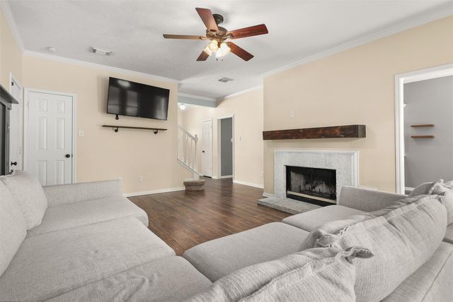 1119 Chesterwood Drive, Pearland, TX 77581