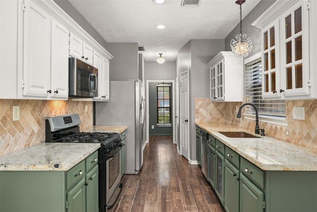 1119 Chesterwood Drive, Pearland, TX 77581