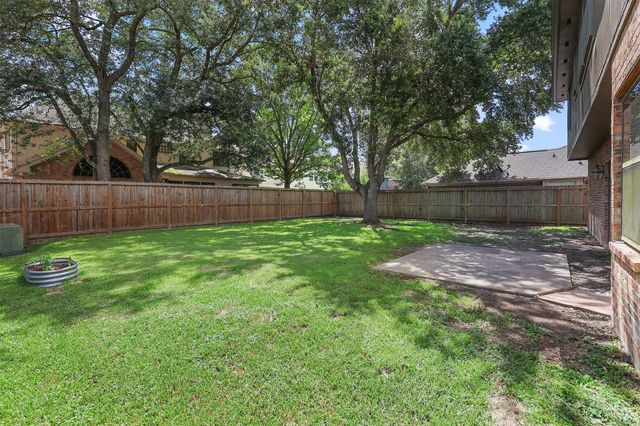 1119 Chesterwood Drive, Pearland, TX 77581