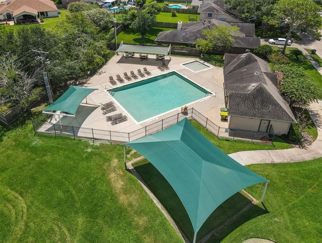 1119 Chesterwood Drive, Pearland, TX 77581