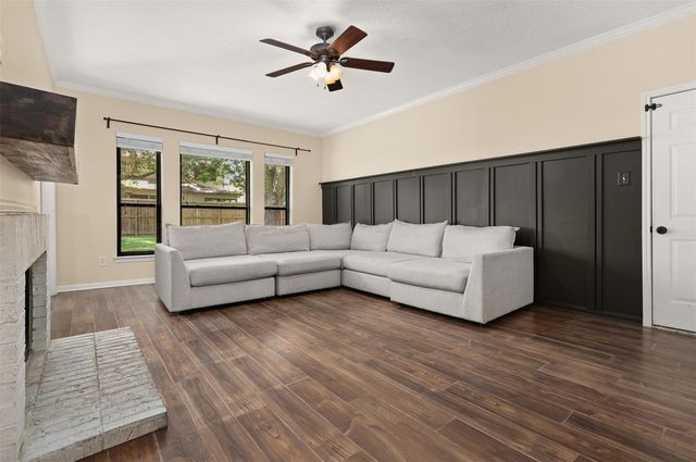 1119 Chesterwood Drive, Pearland, TX 77581