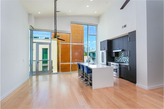 1600 Barton Springs RD 5601, Austin, TX 78704