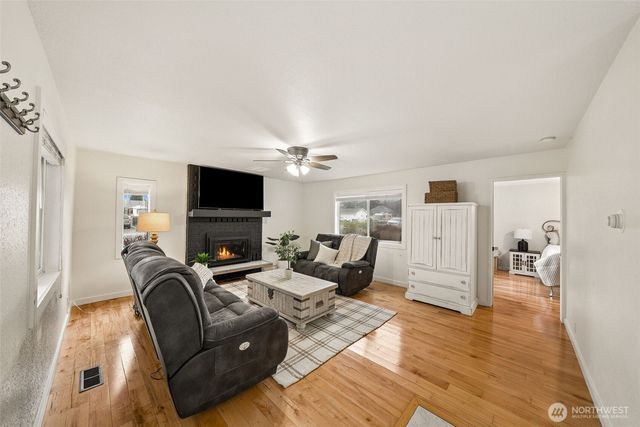 141 Rainier Street S, Buckley, WA 98321